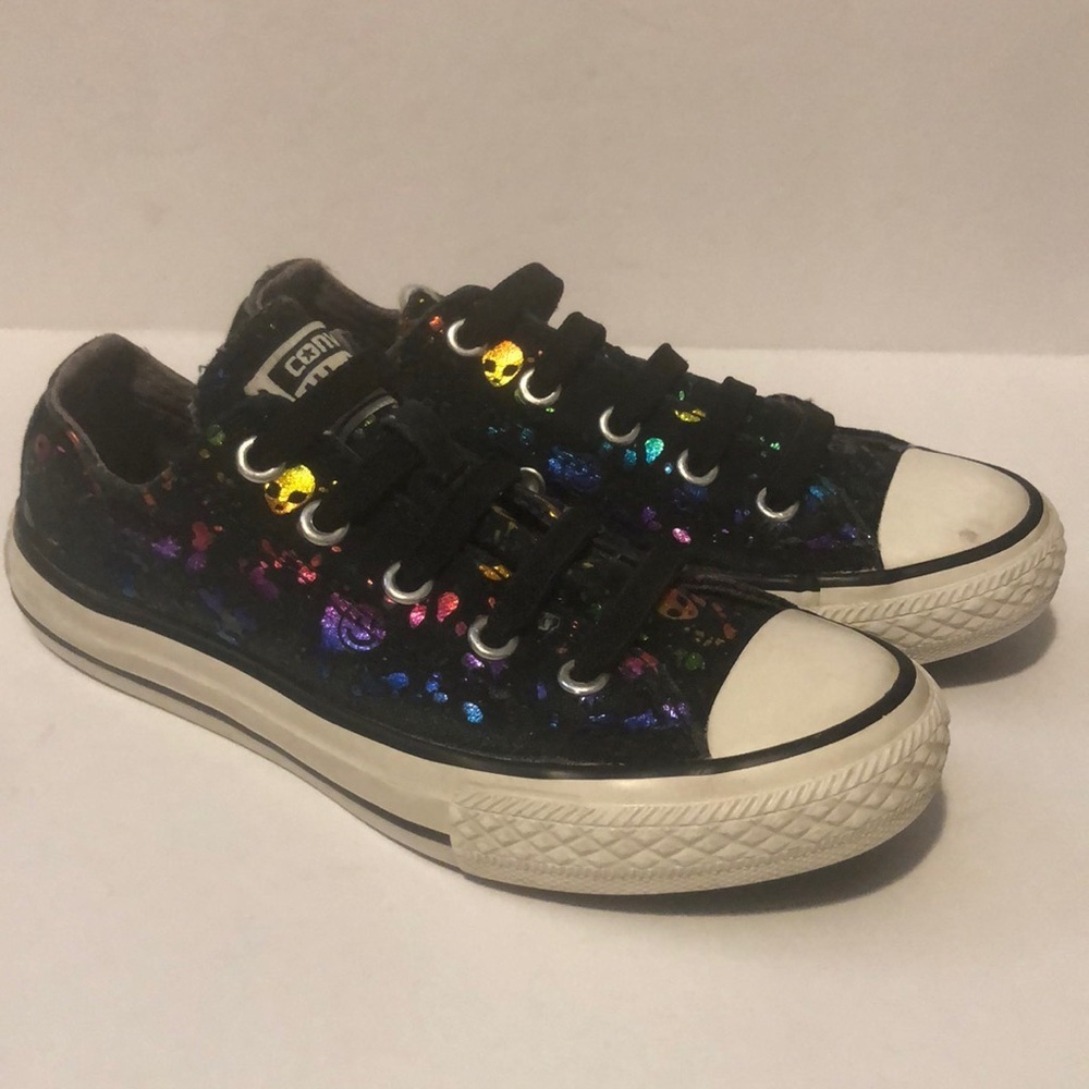 Chuck Taylor All Star Easy On Doodles Irridescent Pattern Canvas Sneakers - Picture 1 of 9